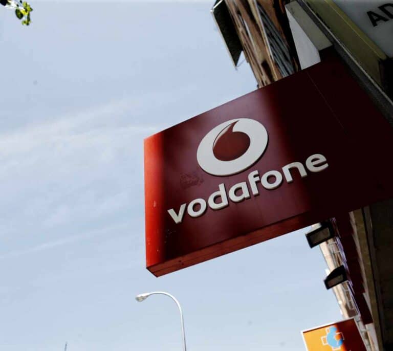 Vodafone recurre a tarifas jóvenes y se abre al fútbol otra vez para ganar clientes