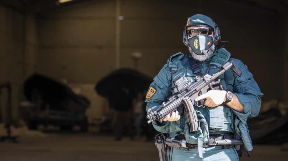 Más de 400 efectivos de la Guardia Civil y agentes de Aduanas participan en diferentes localidades de Huelva en el mayor operativo contra el narcotráfico llevado a cabo en la provincia hasta la fecha.