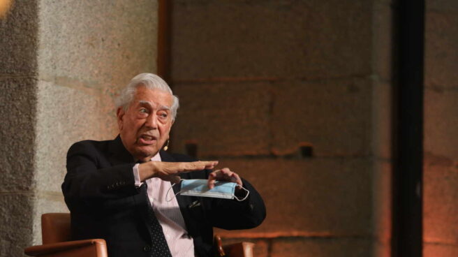 El escritor Mario Vargas Llosa durante su discurso en el Premio Francisco Umbral al Libro del Año 2019.