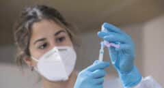 Microbiólogo: Con vacunas e inmunización "podríamos ver la luz en septiembre"