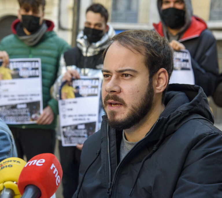 El rapero Hasel se encierra en la Universidad de Lleida: "Tendrán que reventarla para detenerme"
