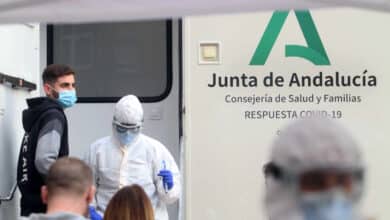 Coronavirus en Andalucía: bajan los hospitalizados y los ingresos en UCI