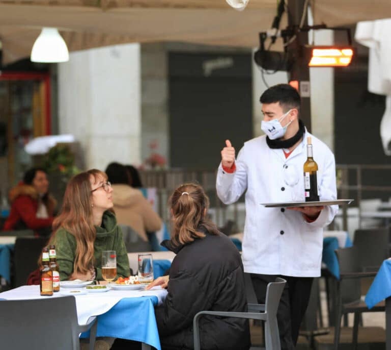 Madrid mantiene el toque de queda a las 23 horas dos semanas más