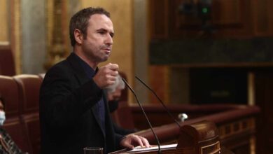 Ciudadanos y Vox acusan a PP, PSOE y Podemos de "repartirse" las instituciones tras el acuerdo de RTVE