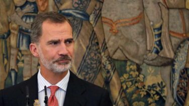 Desviado al aeropuerto de Santiago el vuelo en el que viajaba el Rey Felipe VI a Vigo por un problema operativo