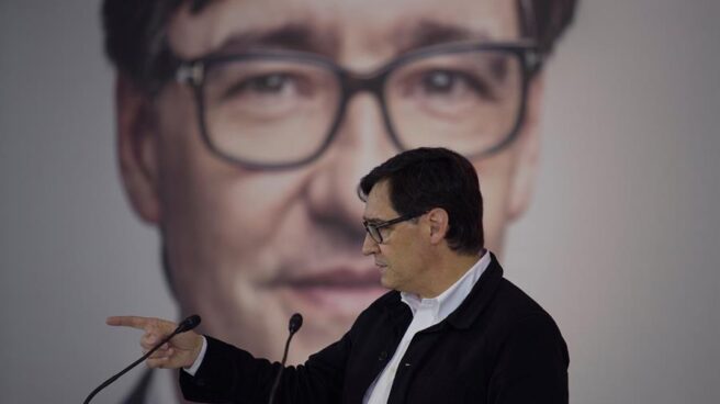 El candidato del PSC, Salvador Illa, en un acto de campaña.