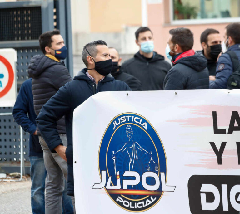 Manifestación de policías en Barcelona a dos días de las elecciones