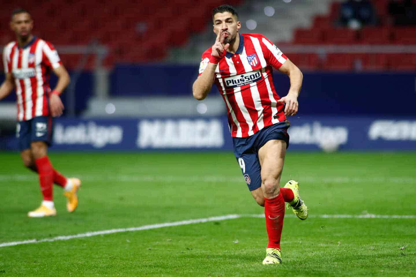 Luis Suárez, jugador del Atlético de Madrid, celebra un gol en el estadio Wanda Metropolitano