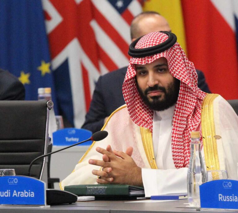 El príncipe saudí "aprobó" la acción contra Khashoggi pero Biden no le sanciona