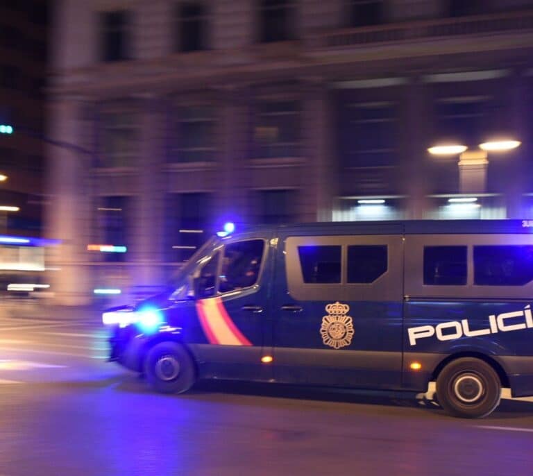 Pierde los nervios por el confinamiento y asesina a su mujer con el cordón de su bata