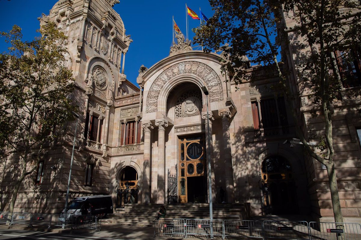 El TSJC da diez días a la Generalitat para aplicar la sentencia del 25% de castellano