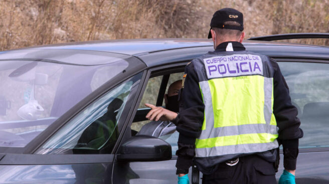 Un agente de la Policía Nacional