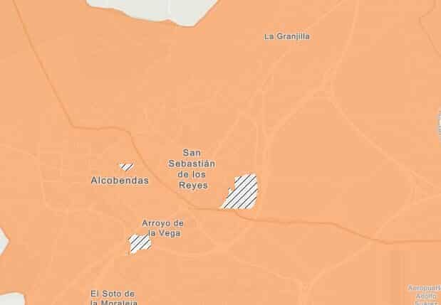 Áreas de libre acceso del Plaza Norte 2, el CC Dolce Vita y el CC La Vega, situados en los municipios confinados de San Sebastián de los Reyes y Alcobendas.