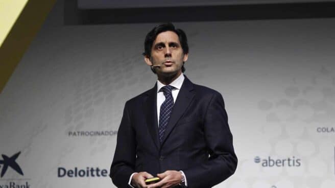 El presidente de Telefónica, Álvarez-Pallete, se plantea reducir el sueldo al comité ejecutivo de la empresa El presidente de Telefónica, José María Álvarez-Pallete, en una presentación de la CEOE