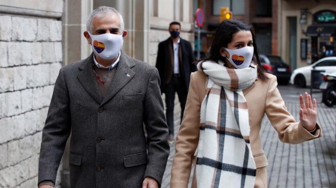 La líder de Ciudadanos, Inés Arrimadas; junto al candidato del partido el 14F, Carlos Carrizosa.