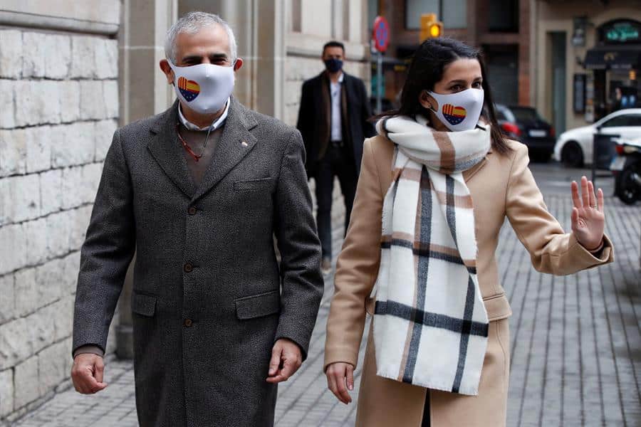 La líder de Ciudadanos, Inés Arrimadas; junto al candidato del partido el 14F, Carlos Carrizosa.