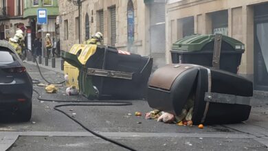 La marcha por Pablo Hasel en Bilbao acaba en ataques a la Ertzaintza y quema de contenedores