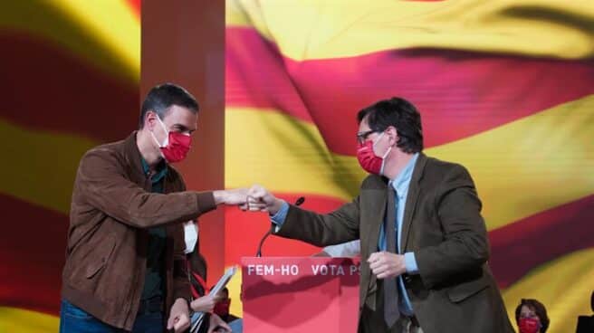 El presidente del Gobierno, Pedro Sánchez; y el líder del PSC y ganador de las elecciones en Cataluña, Salvador Illa. El presidente del Gobierno, Pedro Sánchez; y el líder del PSC y ganador de las elecciones en Cataluña, Salvador Illa.
