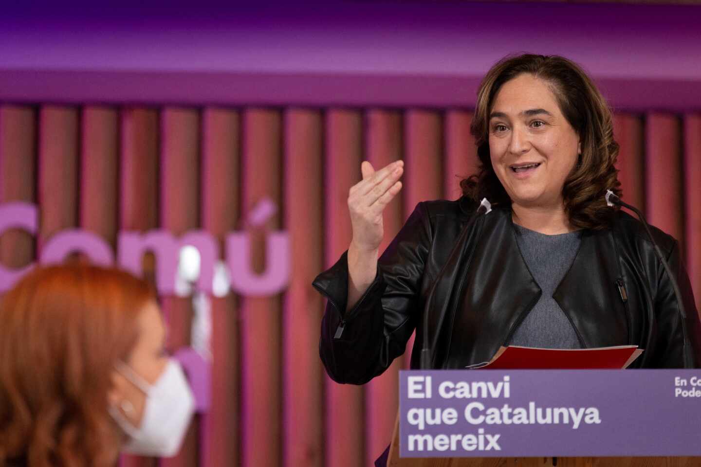 La alcaldesa de Barcelona, Ada Colau (en la imagen), interviene durante un acto en Barcelona.