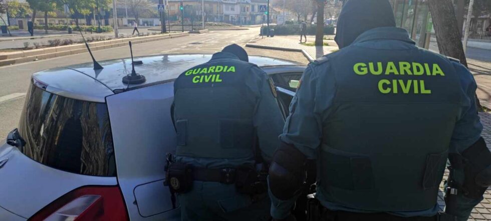 Efectivos de la Guardia Civil intervienen en la 'Operación MOPA'