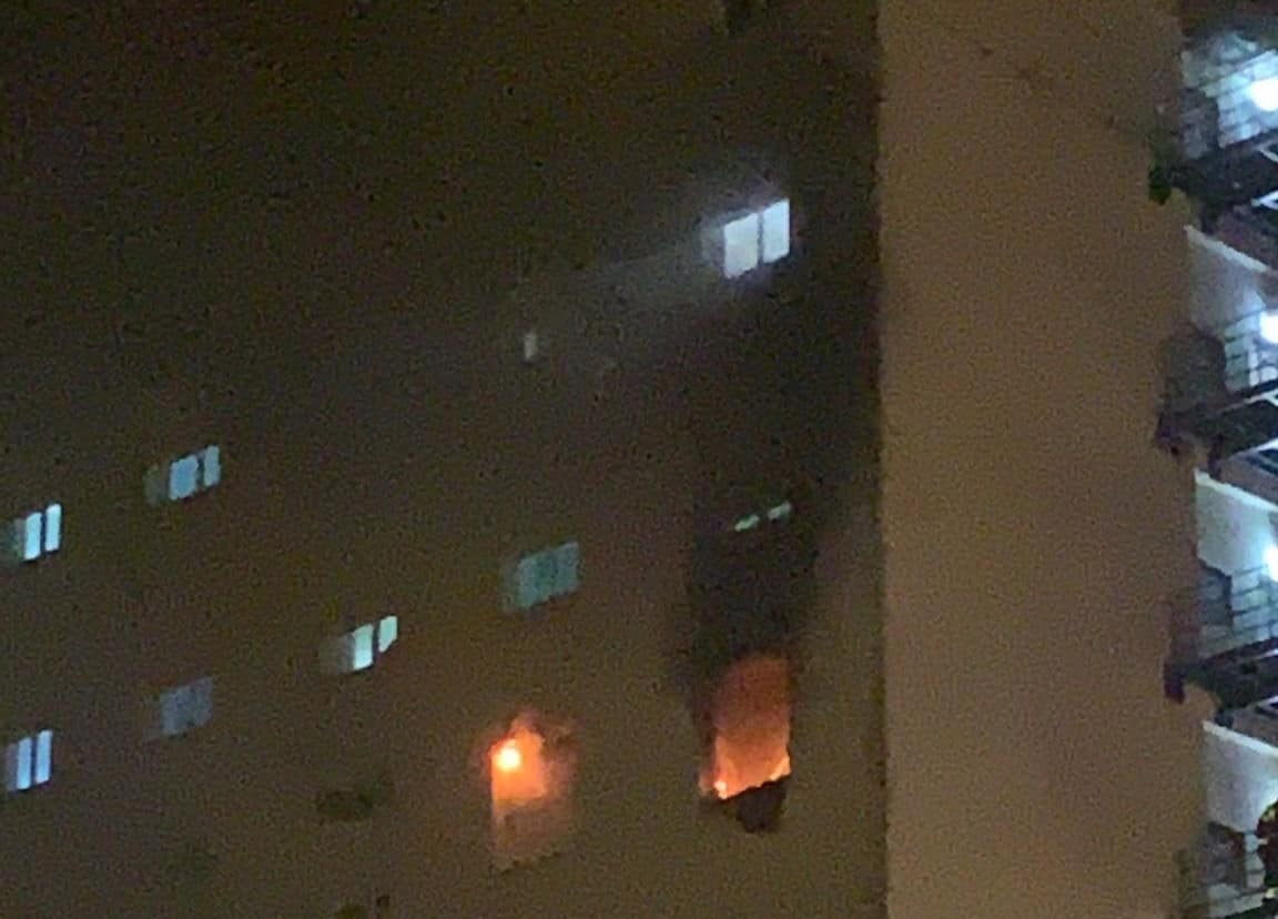 Incendio en una planta destinada a pacientes Covid-19 del Hospital Puerta del Mar en Cádiz.