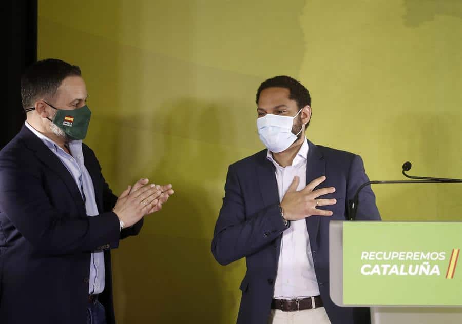 Ignacio Garriga, junto a Santiago Abascal en un mitin de campaña.