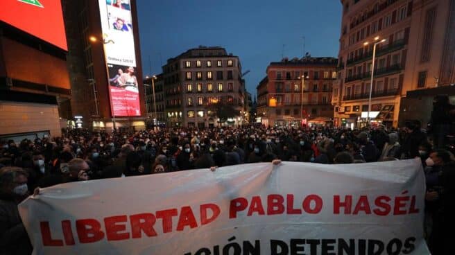 Cientos de personas concentradas en la plaza de Callao de Madrid en apoyo a Pablo Hasel. Cientos de personas concentradas en la plaza de Callao de Madrid.