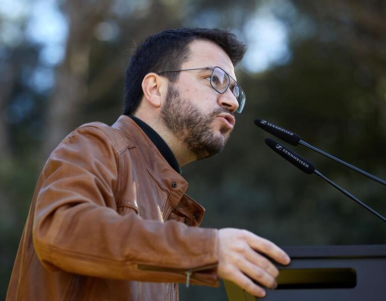 Aragonés defiende un referéndum pactado frente a la DUI prometida por Borràs