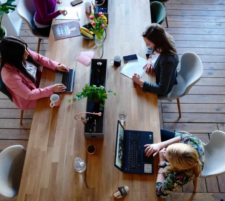 Más de un siglo para cerrar la brecha: las mujeres cobran de media un 21,6% menos