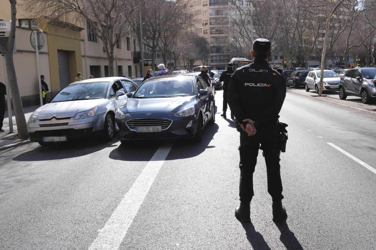 Un policía nacional, durante en servicio en la pandemia por coronavirus.