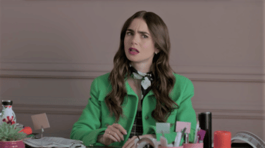 ¿Merece 'Emily en París' estar nominada a los Globos de Oro?