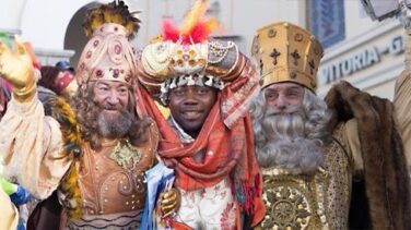 El Ayuntamiento de Vitoria "jubila" a los Reyes Magos por no saber euskera