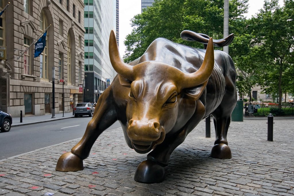 Escultura del toro de bronce en Wall Street