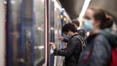 Los últimos del Metro: "La hora antes del toque de queda esto es una estampida"