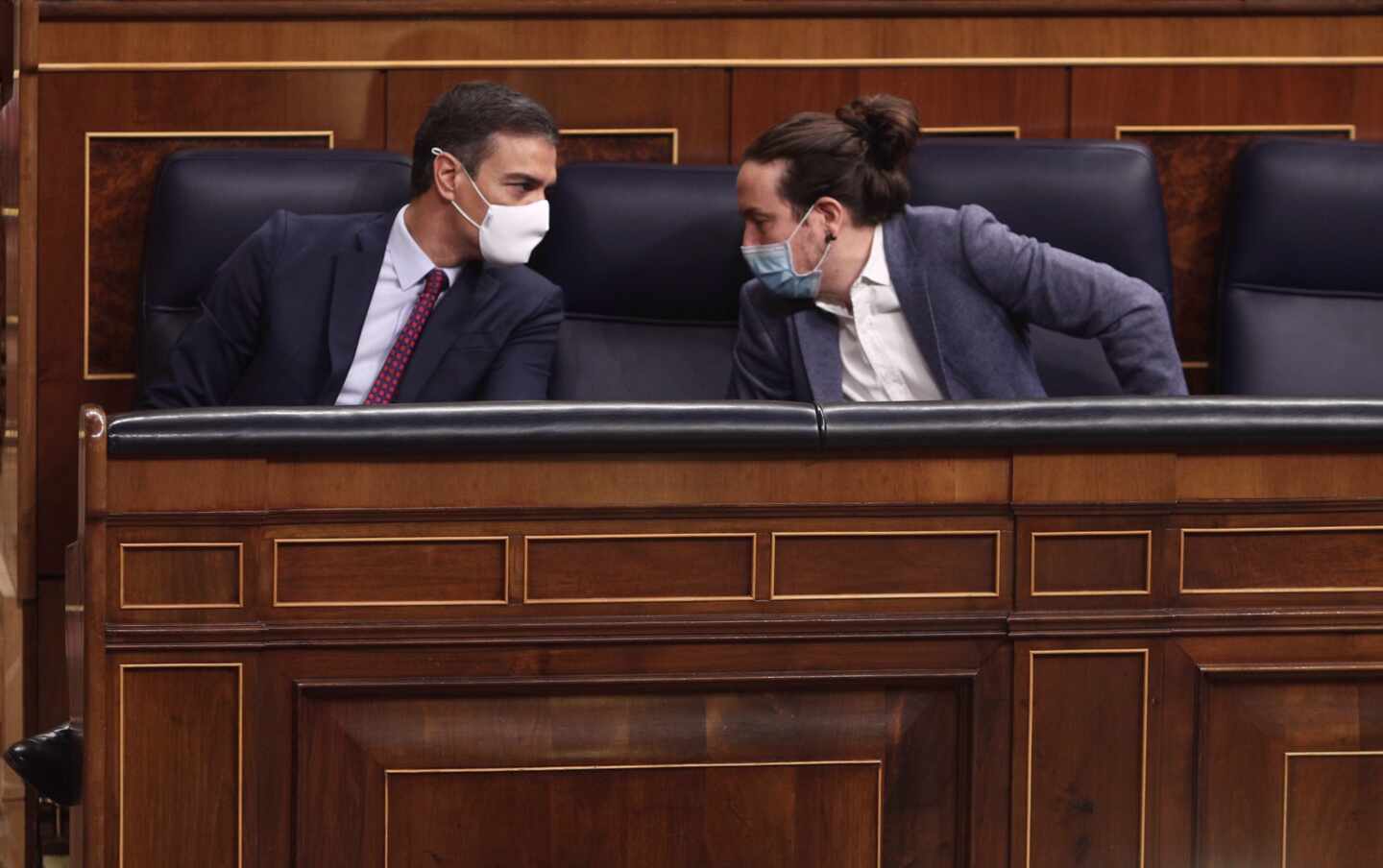 El presidente del Gobierno, Pedro Sánchez; y el vicepresidente segundo, Pablo Iglesias, en el Congreso.
