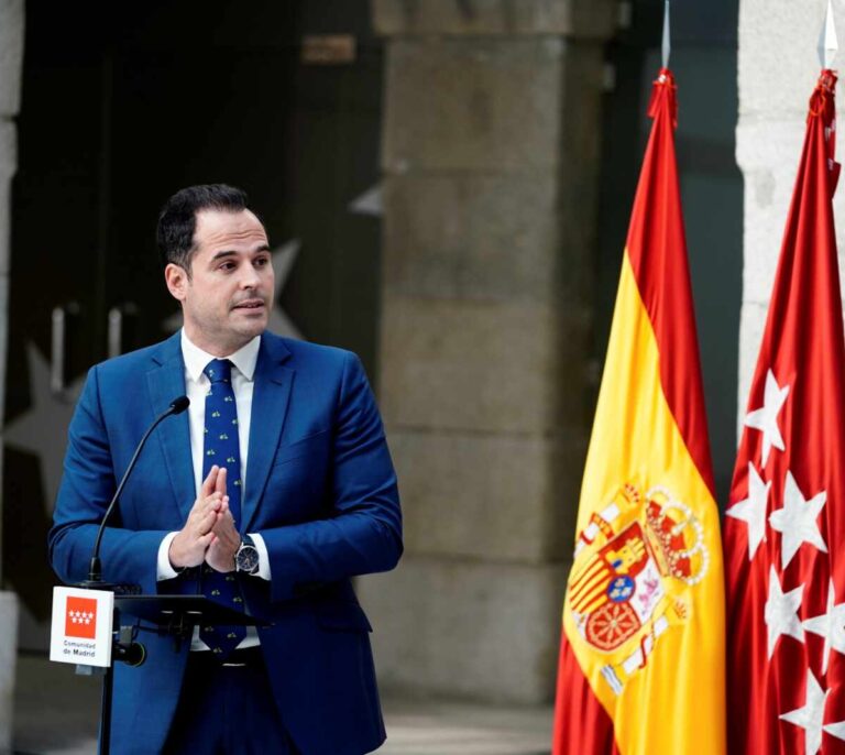 Aguado, sobre no cerrar Madrid: "Para estar en rebeldía ya tenemos a Puigdemont"