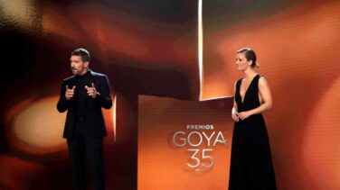Antonio Banderas homenajea a las víctimas del covid en los Goya: "Pongamos nuestro granito de arena"