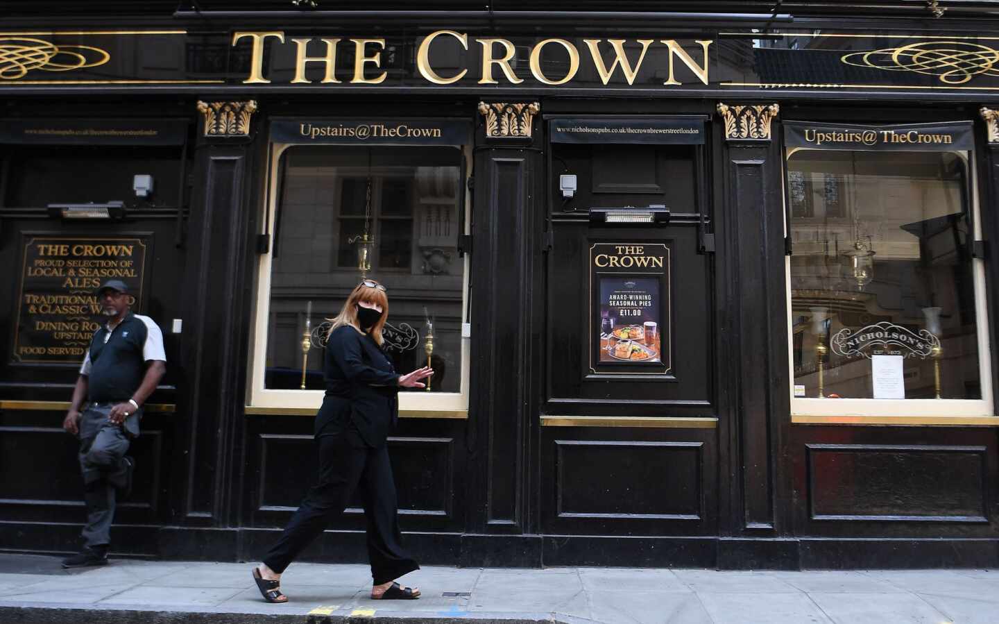 Londres valora si los pubs británicos deberían exigir certificados de vacunas