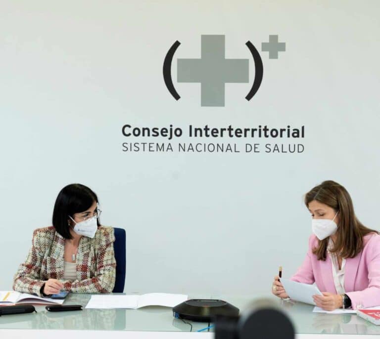 Sanidad acuerda reanudar la vacunación con AstraZeneca el próximo miércoles