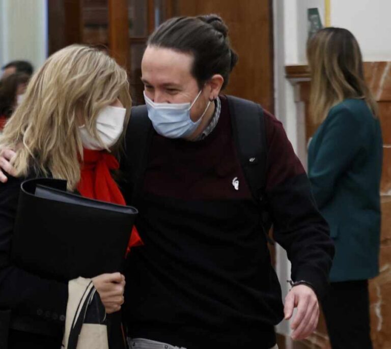 Díaz "planta" el estreno de Iglesias como presidente de la Fundación de Podemos
