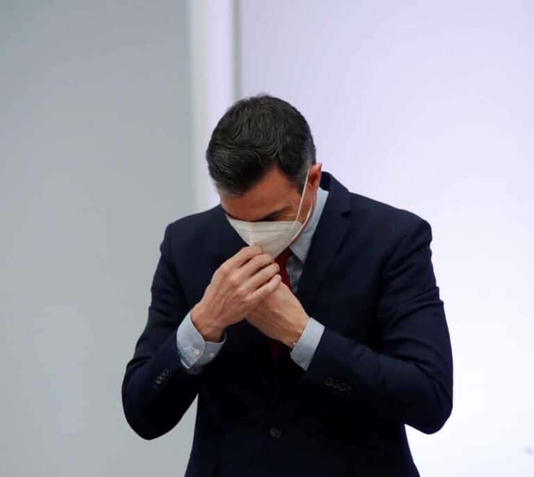Sánchez calla sobre la andanada de Iglesias al Rey para no “sobredimensionarla”
