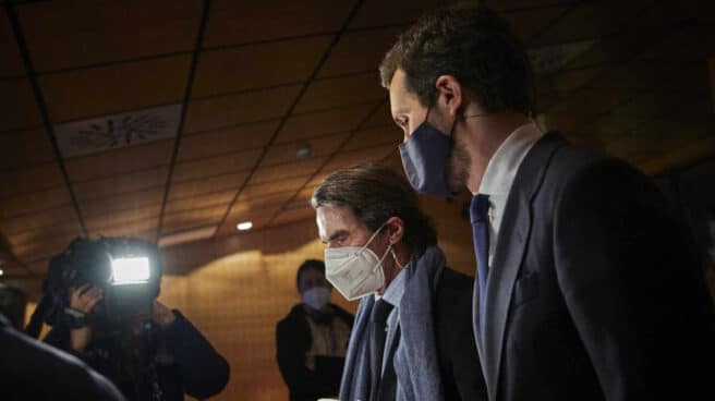 José María Aznar y Pablo Casado, en la Universidad Francisco de Vitoria.