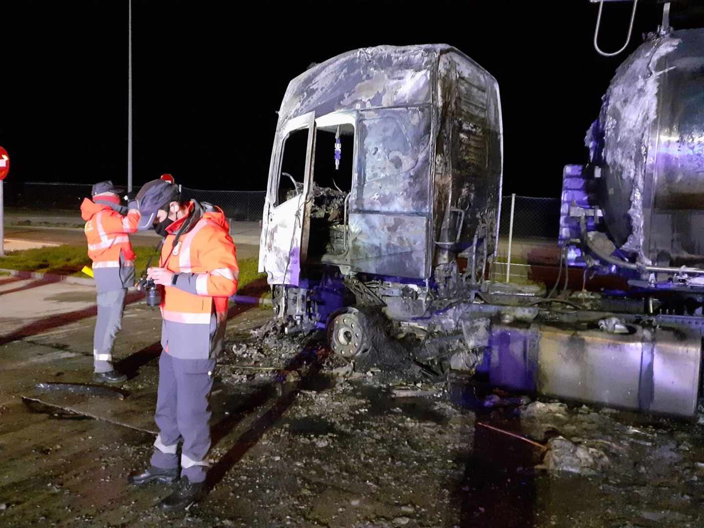 Cabina del camión indendiado en el que ha fallecido su conductor