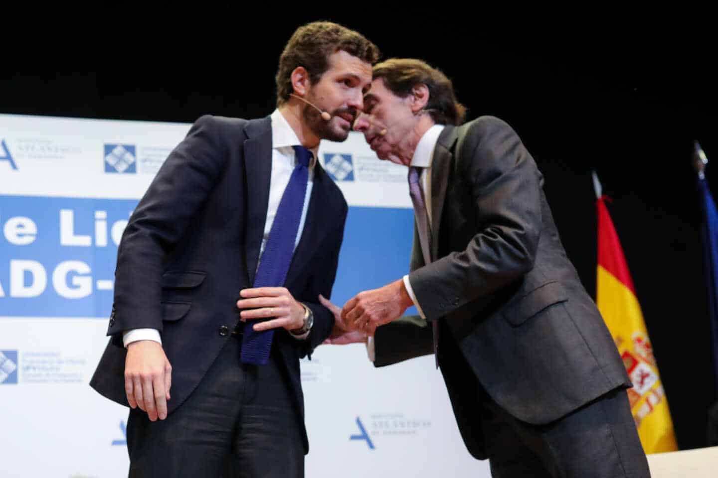 Pablo Casado y José María Aznar.