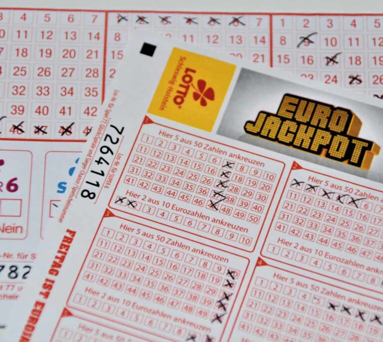 Cinco motivos para que dejes jugar el Euromillones