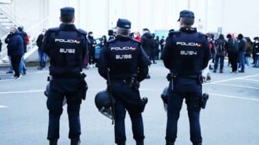 Identifican a 12 jóvenes tras dar falsos avisos a la Policía y recibir a los agentes a pedradas en Valencia