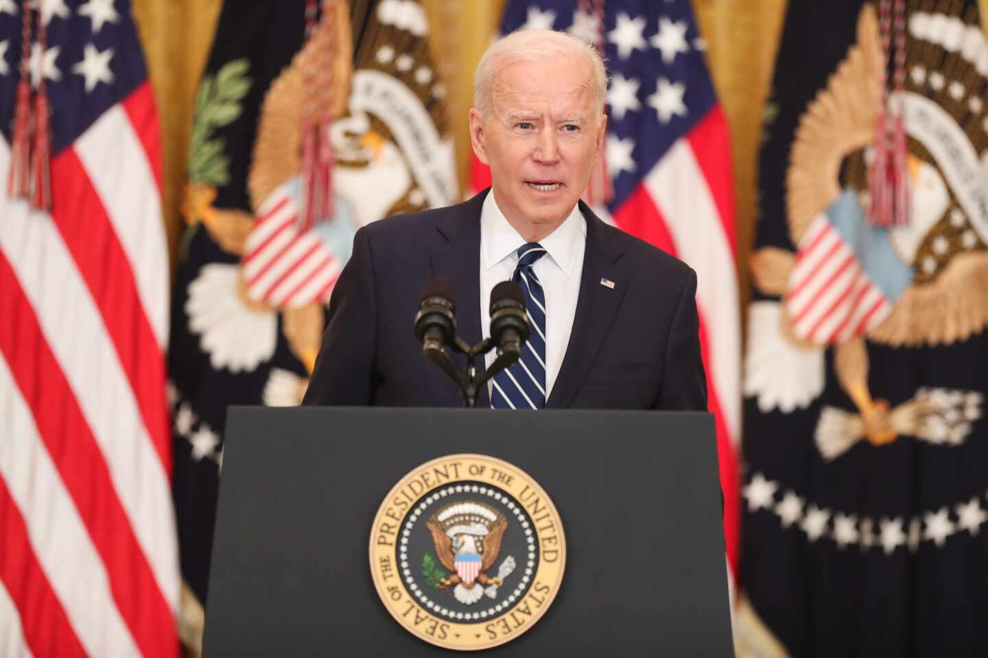 Joe Biden, en la Sala Este de la Casa Blanca, en su primera rueda de prensa