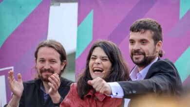 Iglesias incluye a Lilith Verstrynge, Isa Serra y Beatriz Gimeno en su lista a primarias