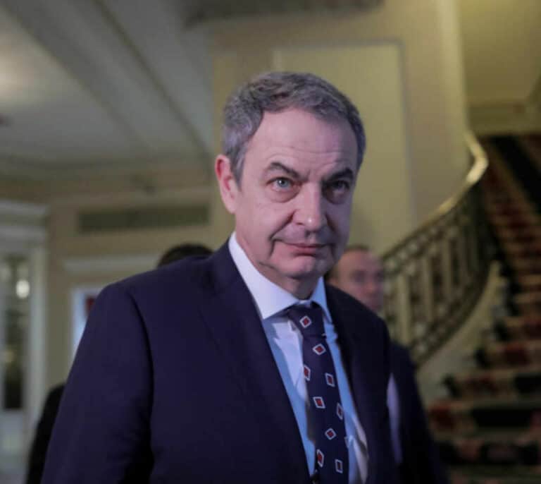 Correos intercepta una carta con dos balas dirigida al expresidente Zapatero