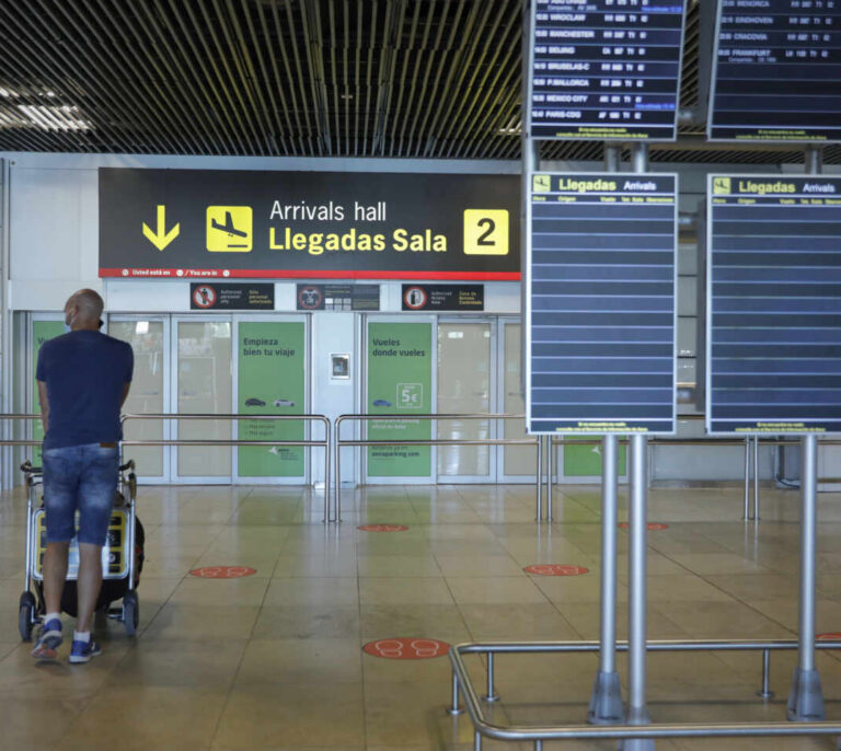 Marruecos suspende los vuelos de pasajeros con España y Francia desde este martes